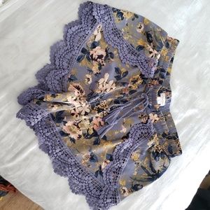 Floral Highwaisted shorts